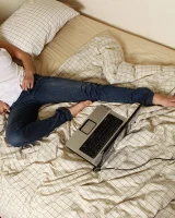 Girls Out West - 07-laptop012