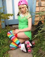 Girls Out West - 04-dante_rollerskates_013