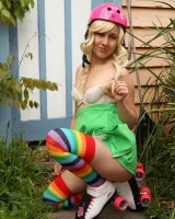 Girls Out West - 10-dante_rollerskates_027