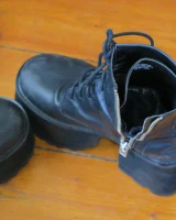 Girls Out West - 24-0024