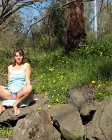 Girls Out West - 12-rocks014