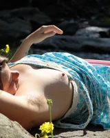 Girls Out West - 33-rocks042