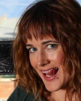 Girls Out West - 09-window0018