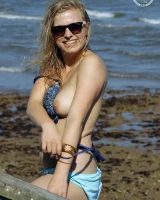 Girls Out West - 15-boat017