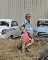 Girls Out West - 03-car003