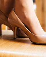 Girls Out West - 04-isla-consumed-0004