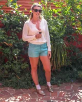 Girls Out West - 01-ivy-melt-0001