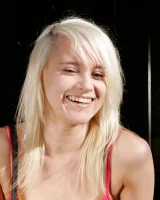 Girls Out West - 05-jaimie-shopping-0005