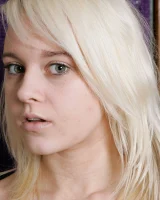 Girls Out West - 50-jaimie-shopping-0050