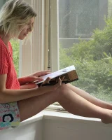 Girls Out West - 02-002