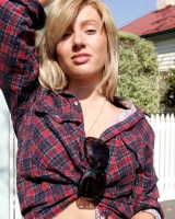 Girls Out West - 09-larissa-in-house-0009