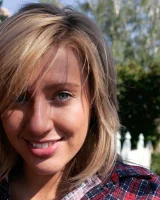 Girls Out West - 17-larissa-in-house-0017