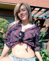 Girls Out West - 22-larissa-in-house-0022