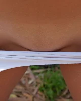 Girls Out West - 38-leigh_graffiti046