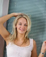 Girls Out West - 07-leigh_pinkshorts008