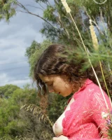 Girls Out West - 18-thistle044