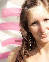 Girls Out West - 01-lisa-graffiti-0001