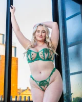 Girls Out West - 04-lucy-adler-amore-0004