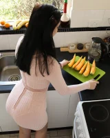 Girls Out West - 03-lulu_juicy_fruit_003