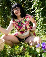 Girls Out West - 05-marina-greenery-0005