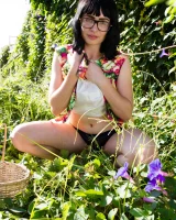 Girls Out West - 06-marina-greenery-0006