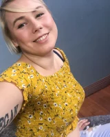 Girls Out West - 01-max-riesling-is-hot-0001