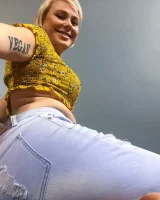 Girls Out West - 03-max-riesling-is-hot-0003