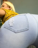 Girls Out West - 09-max-riesling-is-hot-0009