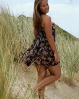 Girls Out West - 04-beach0019