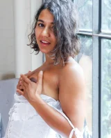 Girls Out West - 10-rubi_valentine_window_light-10