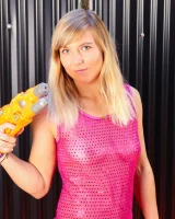 Girls Out West - 02-stella-super-02