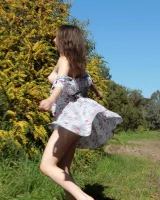 Girls Out West - 32-tree041